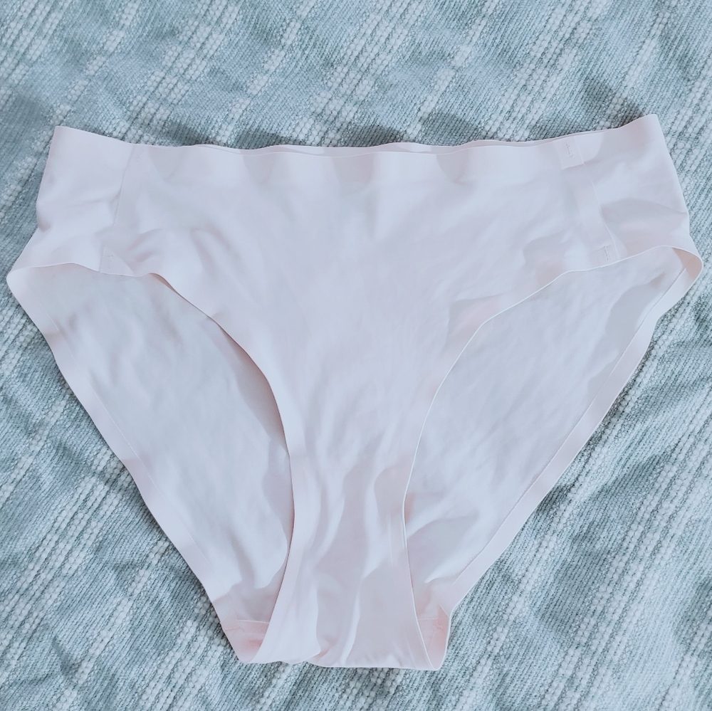 ADRIENNE VITTADINI Silky Smooth Seamless High Rise Panty